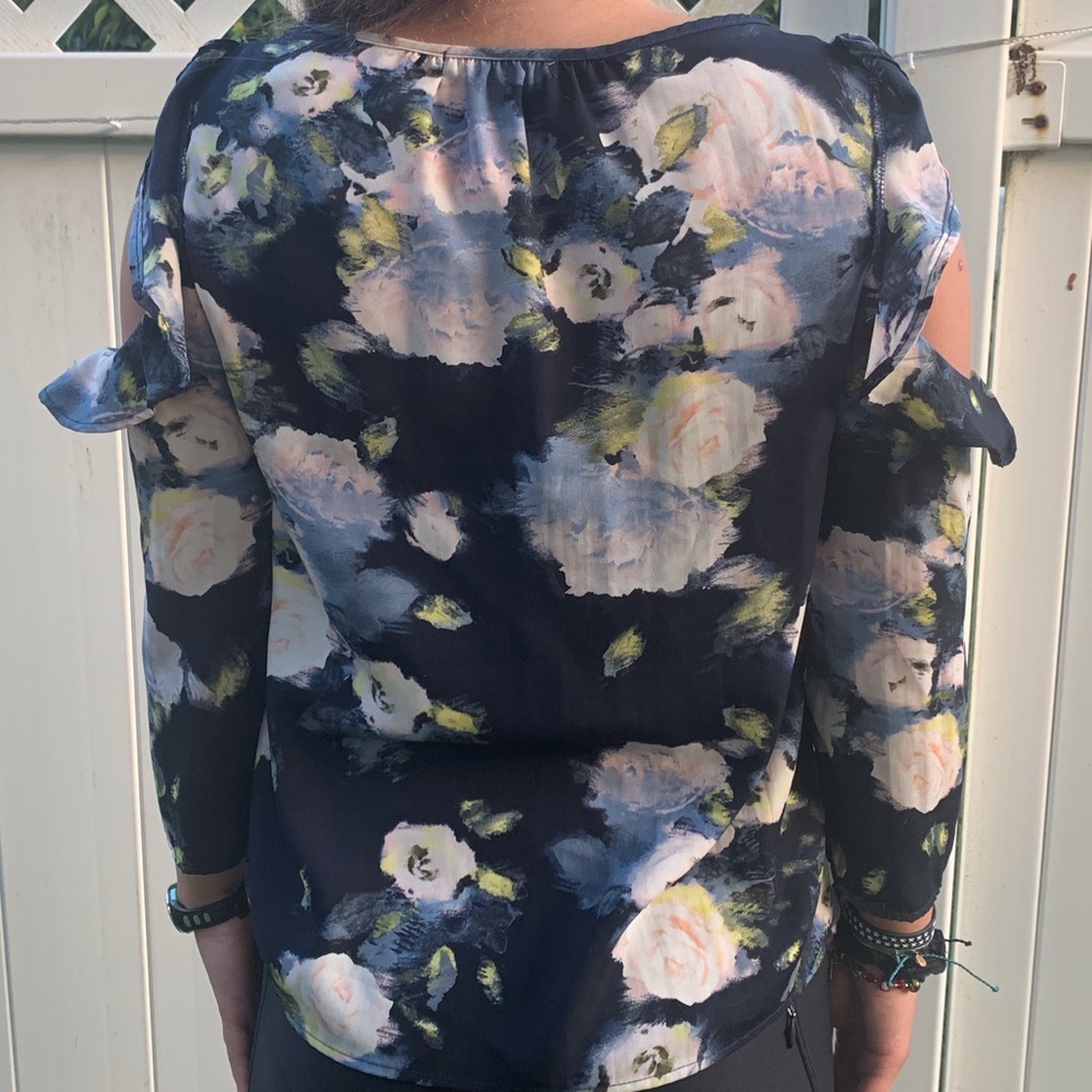 Floral Patterned Blouse - image 3
